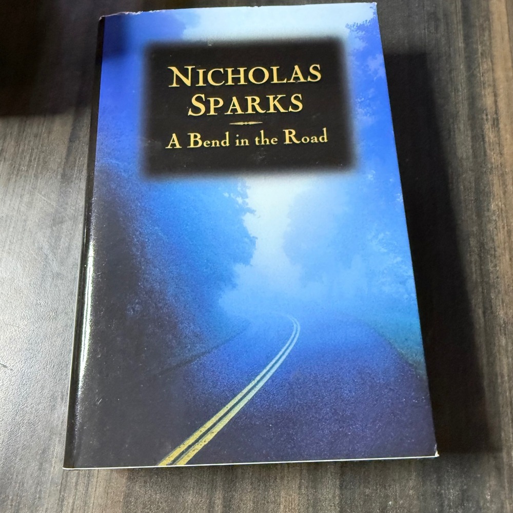 A Bend in the Road by Nicholas Sparks Paperback Contemporary Fiction Romance